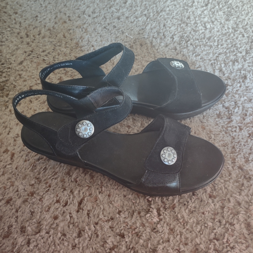 Munro Tyra Sandals